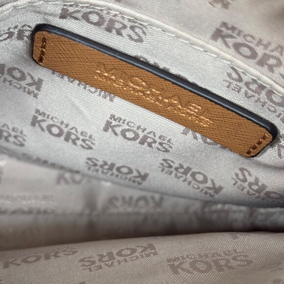 New MICHAEL KORS Hamilton Traveler Messenger Crossbody Bag - Picture 6 of 10